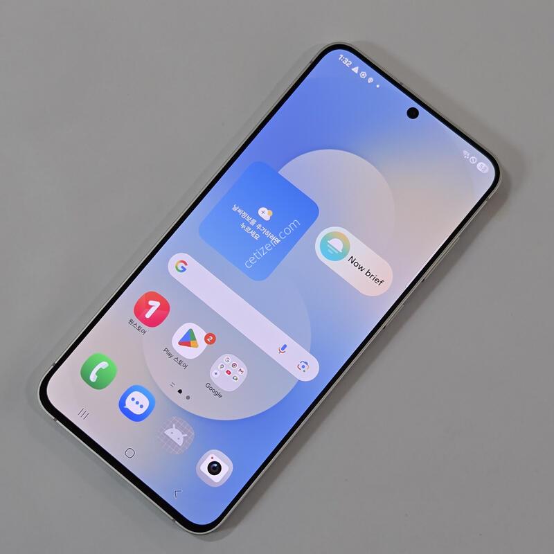 ������ S25 FE 256GB ��ī�̺��� 75309