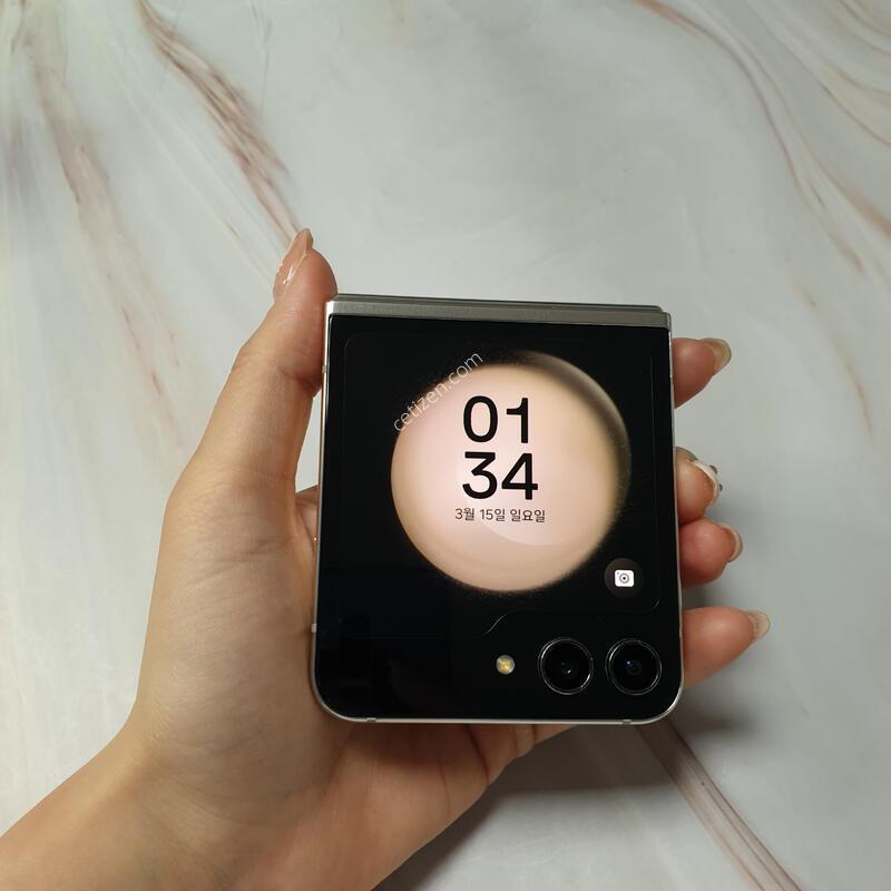 LG ������ Z�ø�5 5G ũ�� 256G ������ �Ǹ��մϴ�