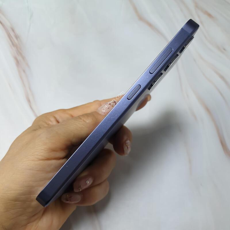 LG ������ S24 ���̿÷� 256G S�� �Ǹ��մϴ�