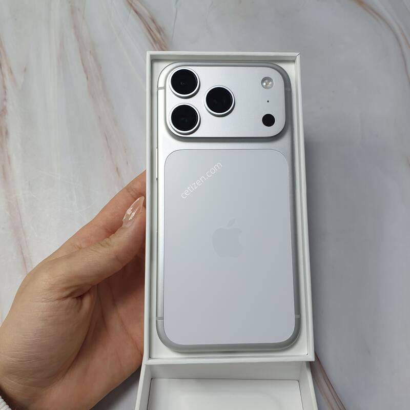 ������17���� �ǹ� 256G ����ǰ �̻�� S�� Ǯ�ڽ� �Ǹ��մϴ�