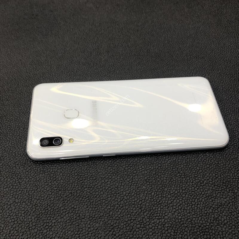 ������A30 ȭ��Ʈ,�ܰ� ����� �ֻ�,���� S��