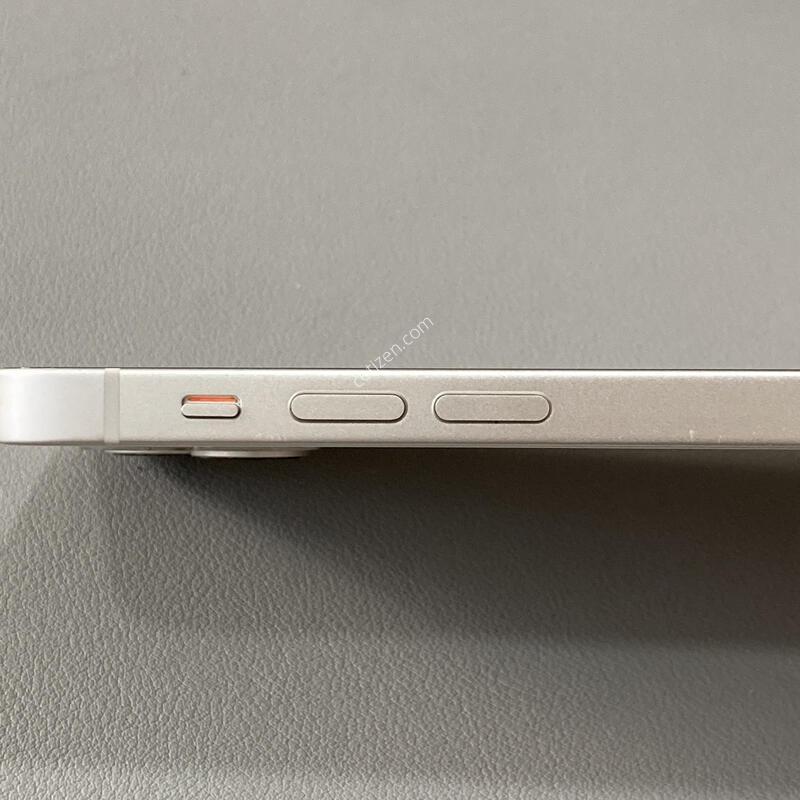 ������ 13�̴� ȭ��Ʈ 128G ���͸�����86% / ����,����S��