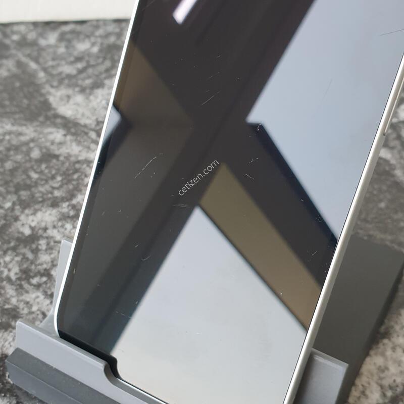 ������16e (A3409) ȭ��Ʈ 128�Ⱑ