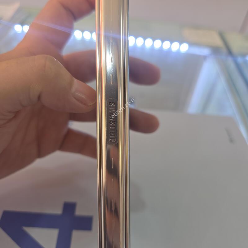 ������ Z����4