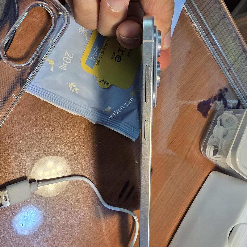 ������s25���� 256G�Ǹ��մϴ�