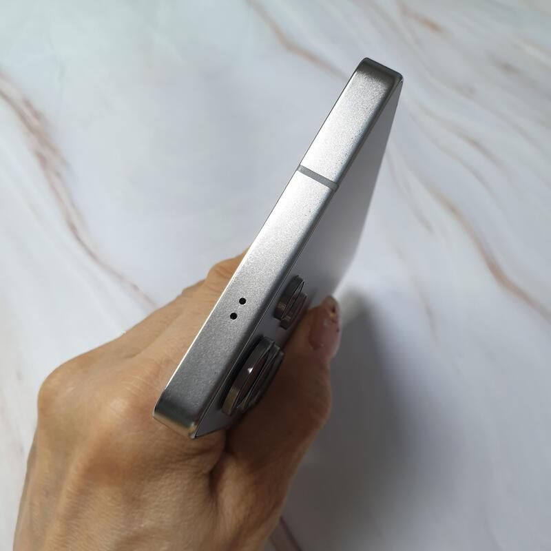 LG ������ S25��Ʈ�� ƼŸ���׷��� 512G S�� �Ǹ��մϴ�