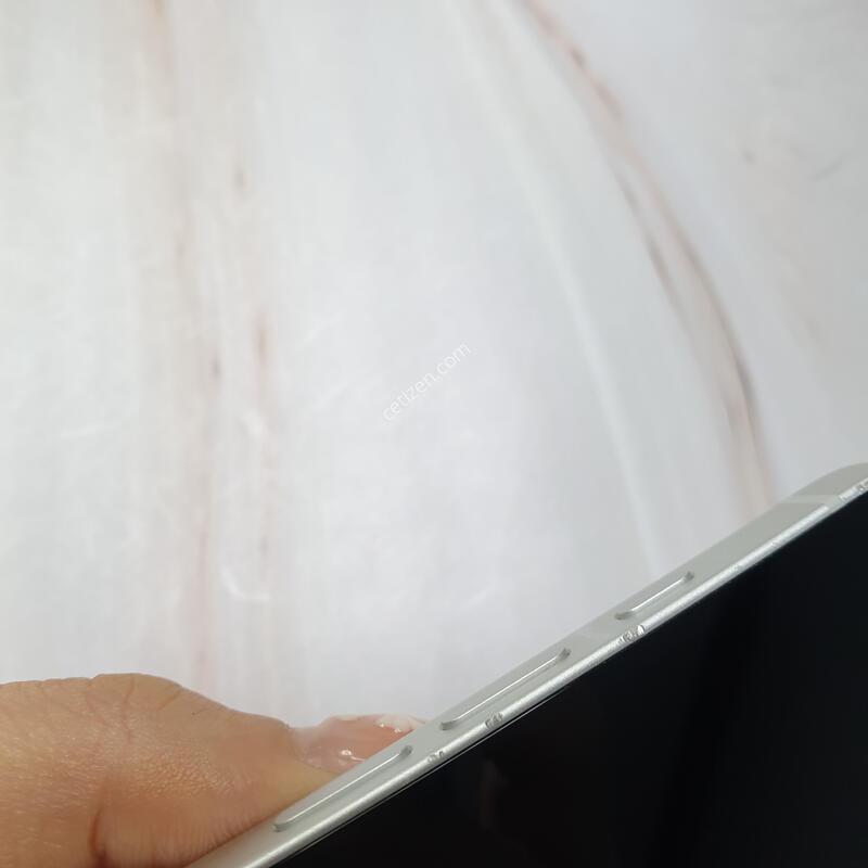 ������16e ȭ��Ʈ 128G ������ �Ǹ��մϴ�