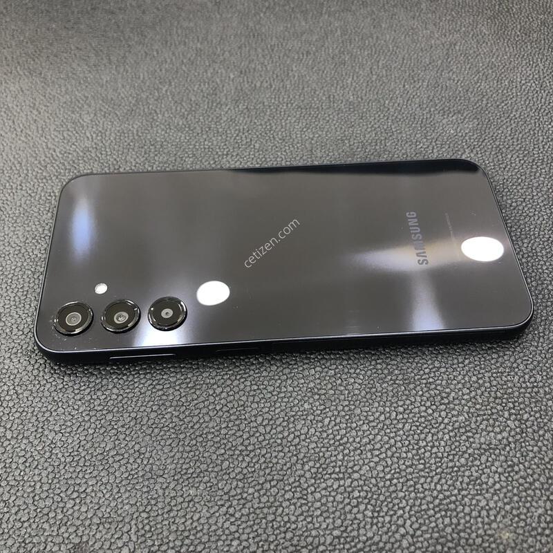 ������A24 ����,�ܰ� ����� �ֻ�,���� ���⽺,�׵θ� ƯA��