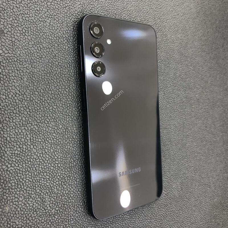 ������A24 ����,�ܰ� ����� �ֻ�,���� ���⽺,�׵θ� ƯA��