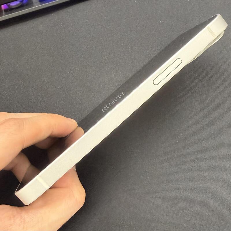 ������13�̴� 128GB ȭ��Ʈ�÷� �ܰ� [ S��� ]