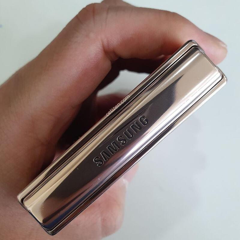 �������ø�4 256G ���ܻ� ������ �߰��� �����