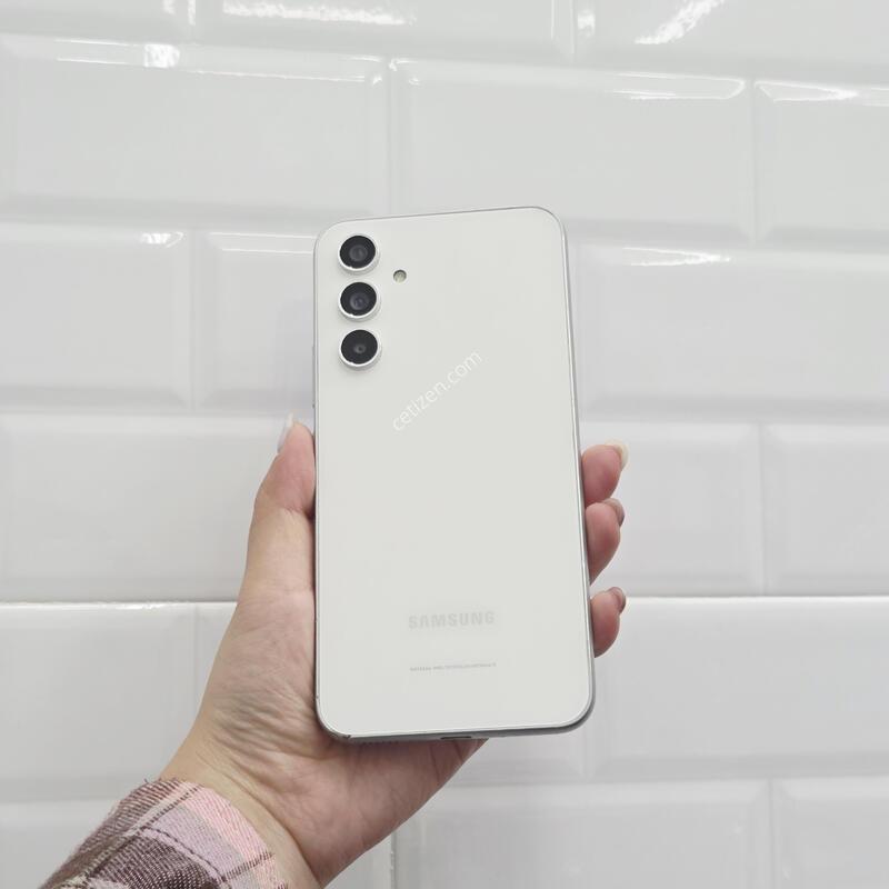 ����������4 128GB ȭ��Ʈ