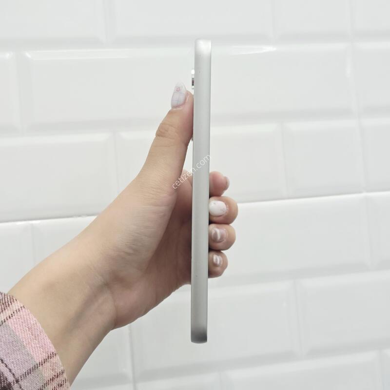 ����������4 128GB ȭ��Ʈ