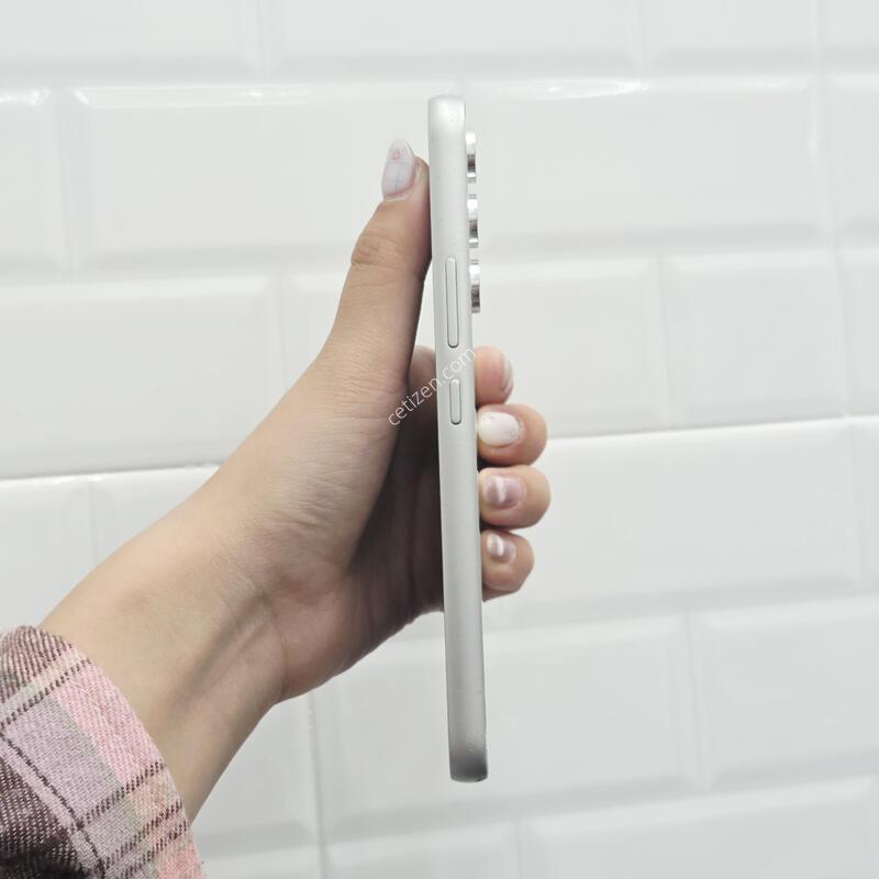 ����������4 128GB ȭ��Ʈ