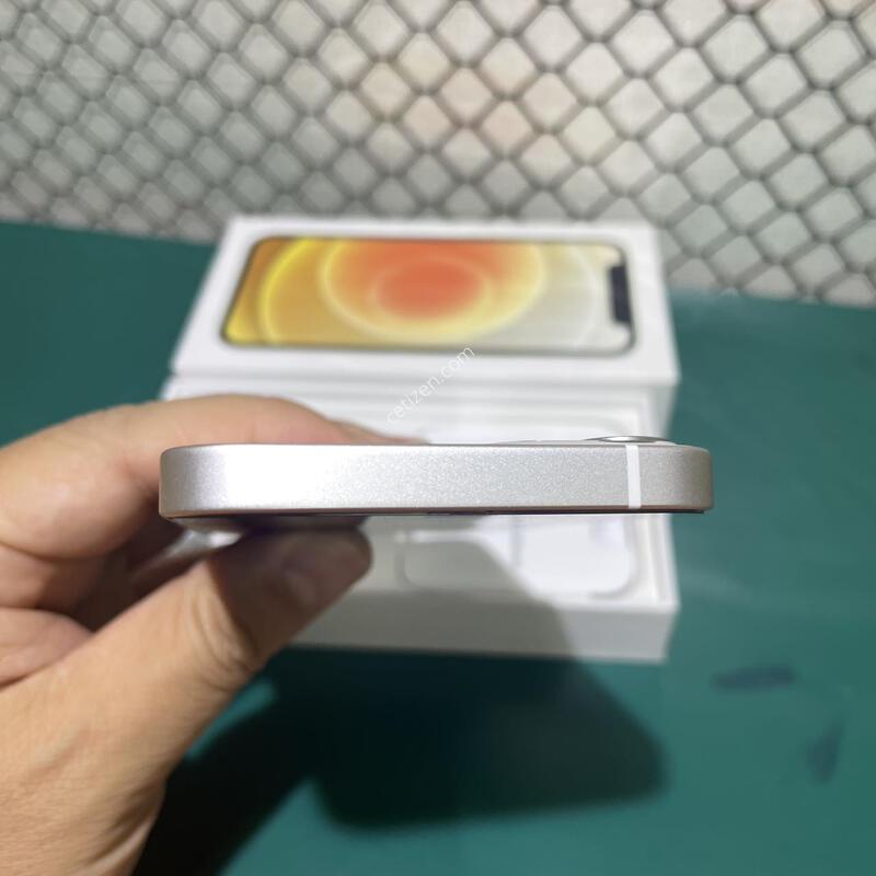 S�� ������ 12�̴� ȭ��Ʈ 128 GB ���͸� 92% (12)