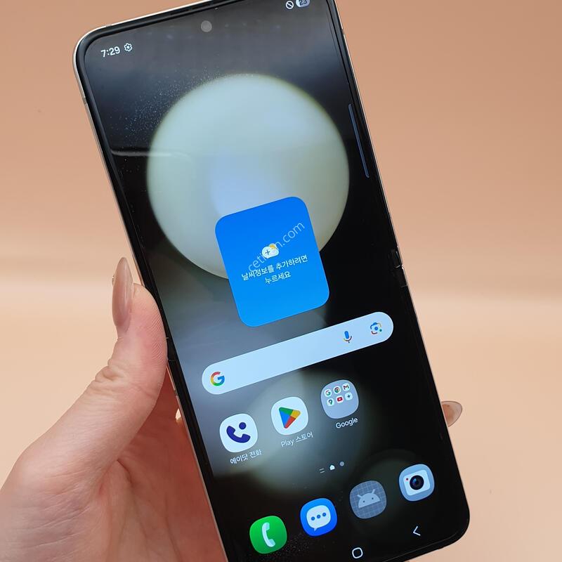 ������ Z�ø�5 5G ȭ��Ʈ 256�Ⱑ �Ǹ��մϴ�-F731N