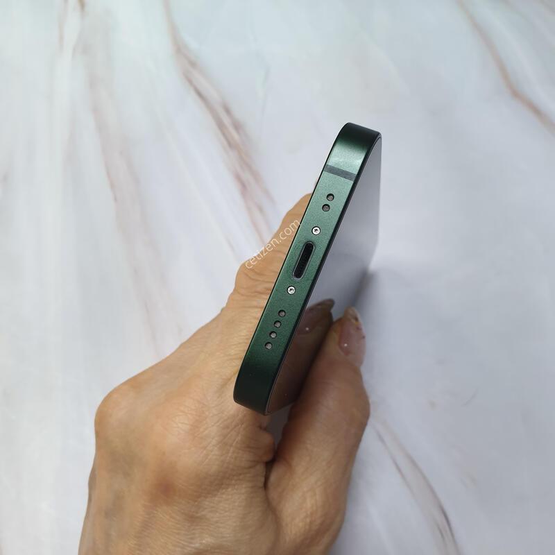 ������13�̴� �׸� 128G A�� �Ǹ��մϴ�