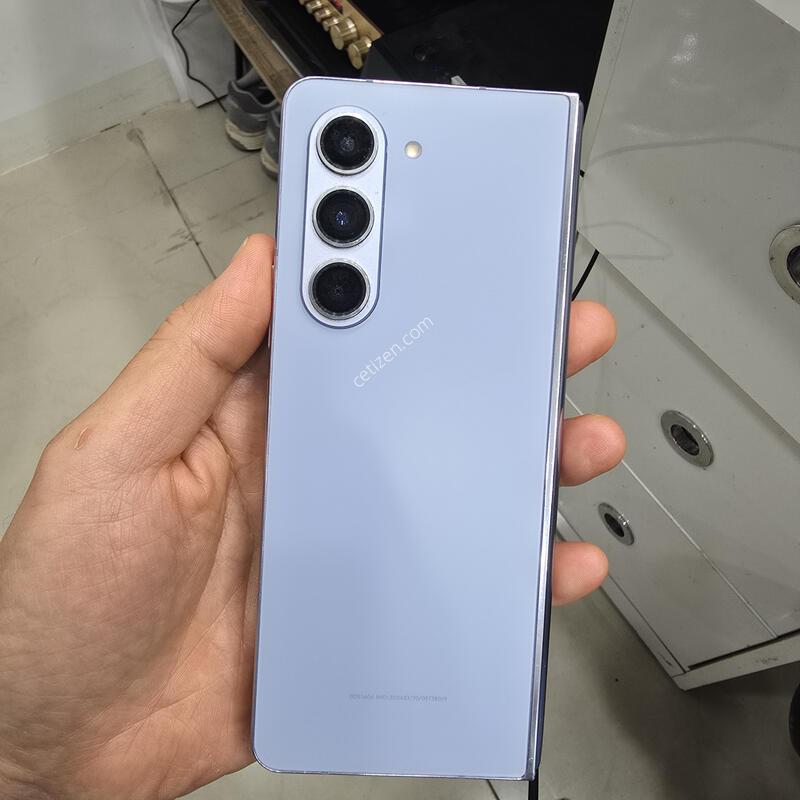 ����5  256GB