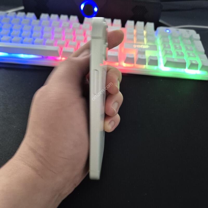 ������ 13�̴� ȭ��Ʈ 128G