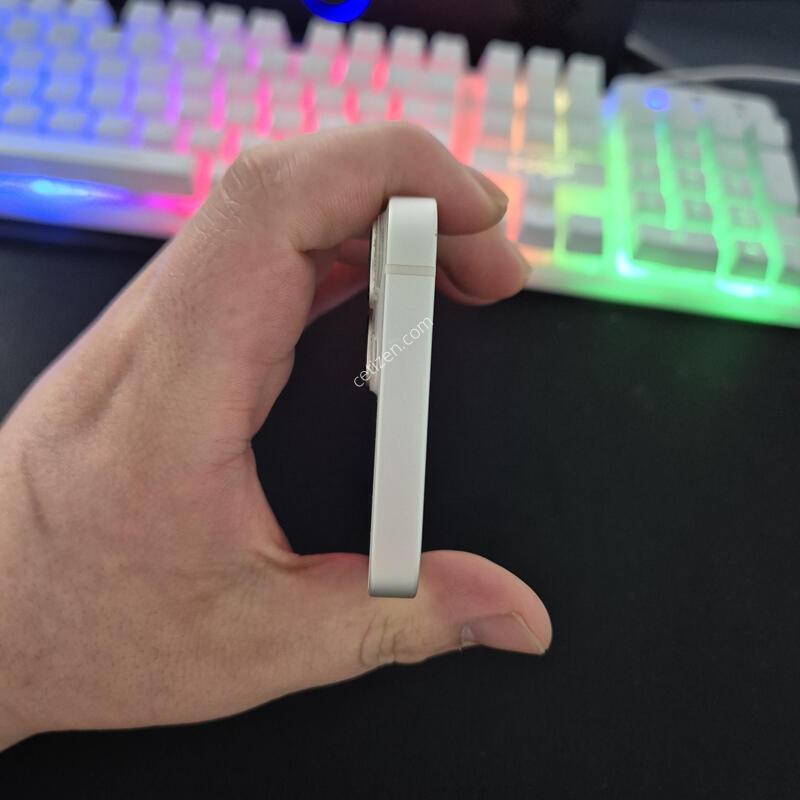 ������ 13�̴� ȭ��Ʈ 128G