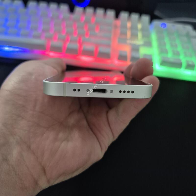 ������ 13�̴� ȭ��Ʈ 128G