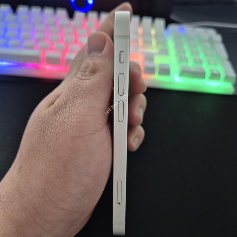 ������ 13�̴� ȭ��Ʈ 128G