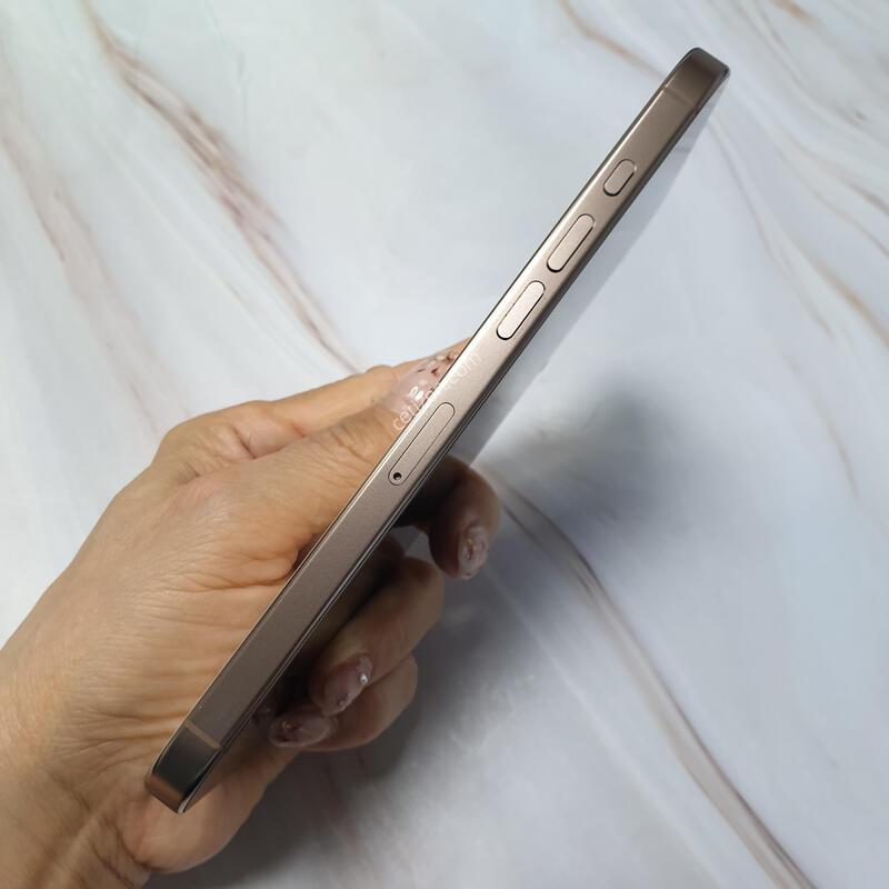 ������ 16���θƽ� 256G ����ƮƼŸ�� S�� �Ǹ��մϴ�