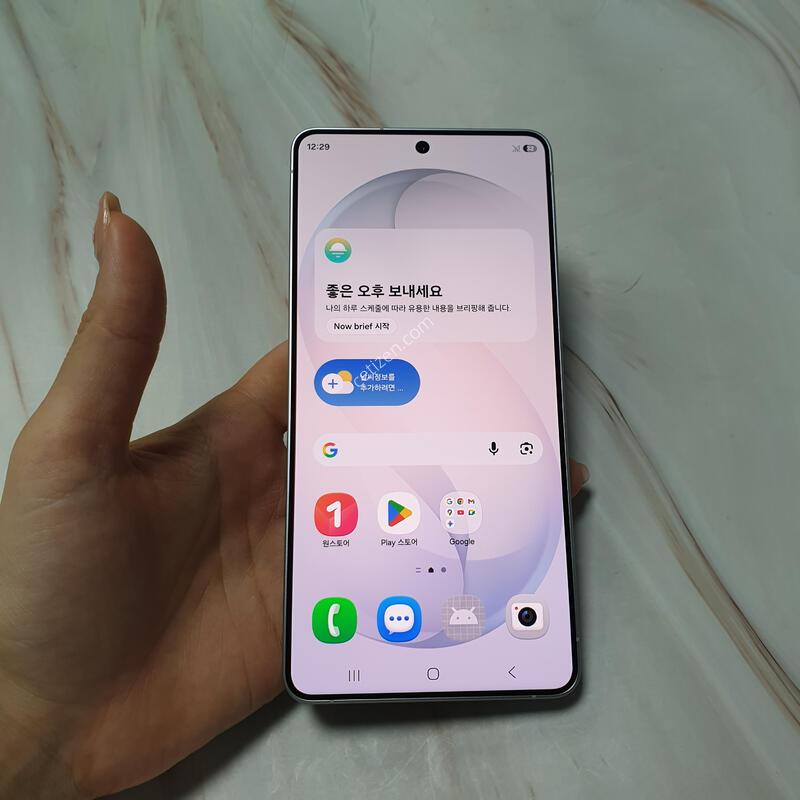 KT ������ S26��Ʈ�� ȭ��Ʈ 256G ���� �̻��� S�� �Ǹ��մϴ�