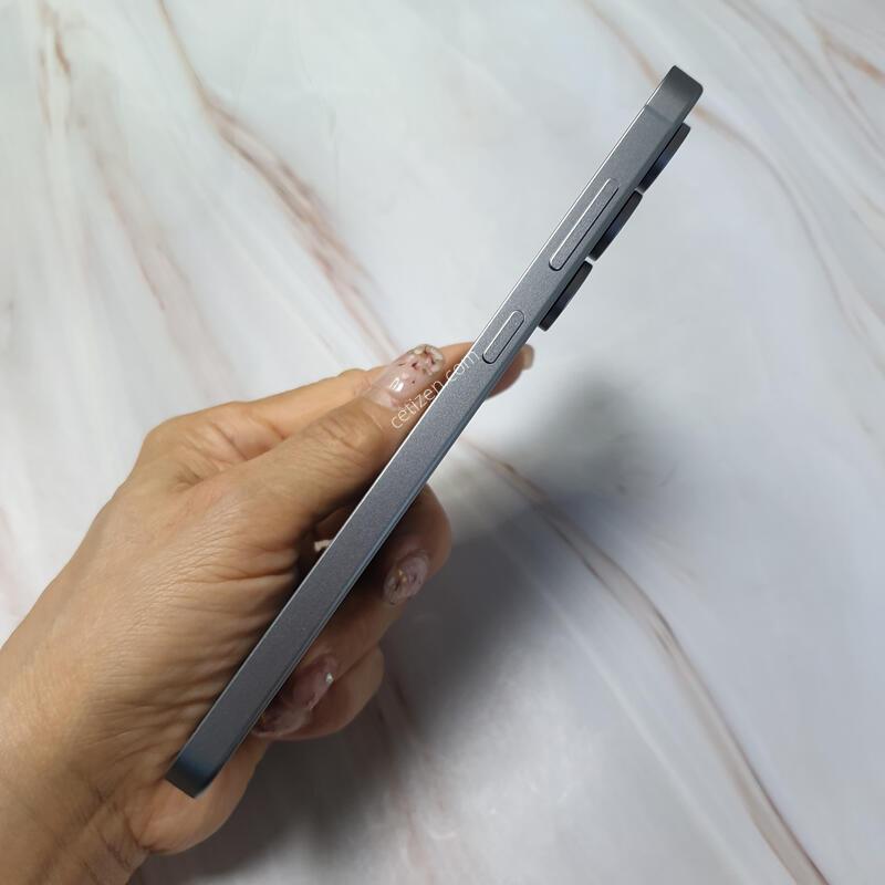 LG ������ S25FE ���� 256G S�� �Ǹ��մϴ�