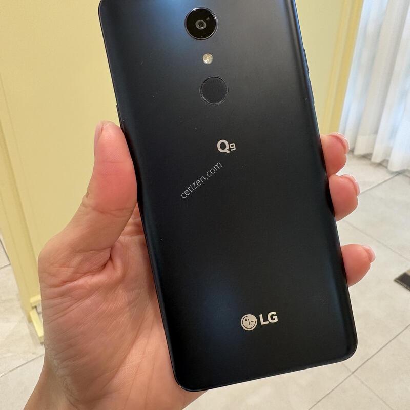LG Q9