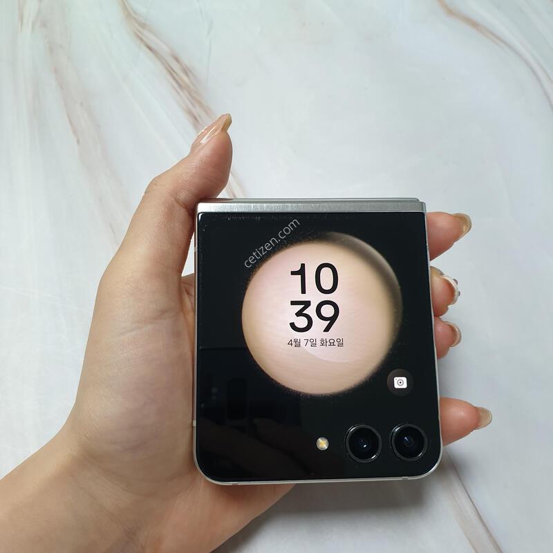 KT ������ Z�ø�5 5G ũ�� 256G A�� �Ǹ��մϴ�