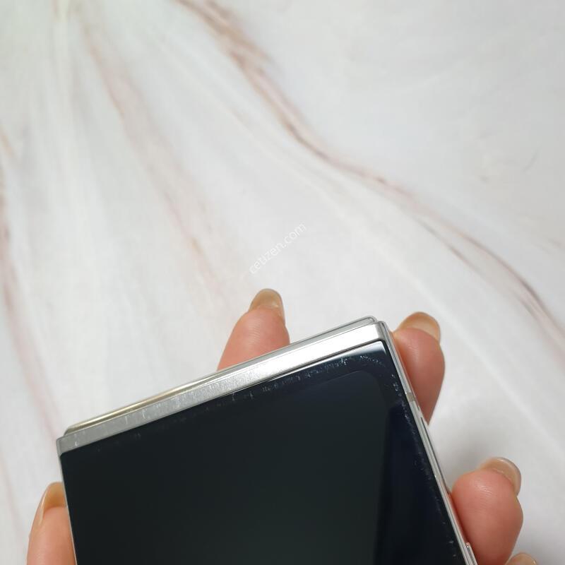 KT ������ Z�ø�5 5G ũ�� 256G A�� �Ǹ��մϴ�