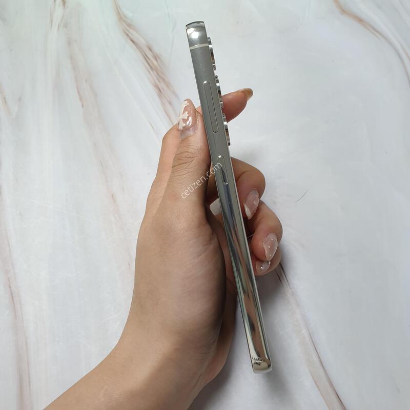 LG ������ S23 ũ�� 256G S�� �Ǹ��մϴ�