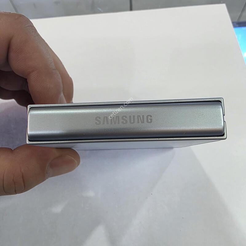 Z�ø�6 256GB