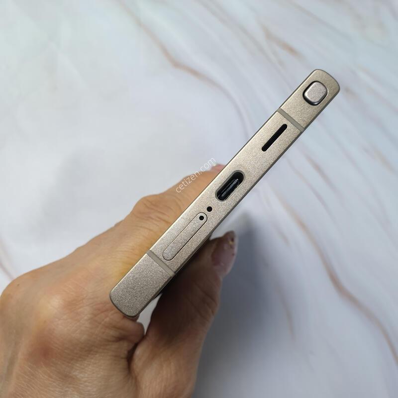 LG ������ S24��Ʈ�� ƼŸ�����ο� 256G S�� �Ǹ��մϴ�