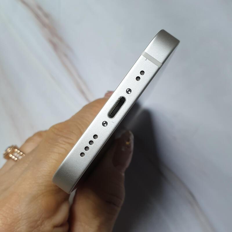 ������13�̴� ȭ��Ʈ 128G S�� �Ǹ��մϴ�
