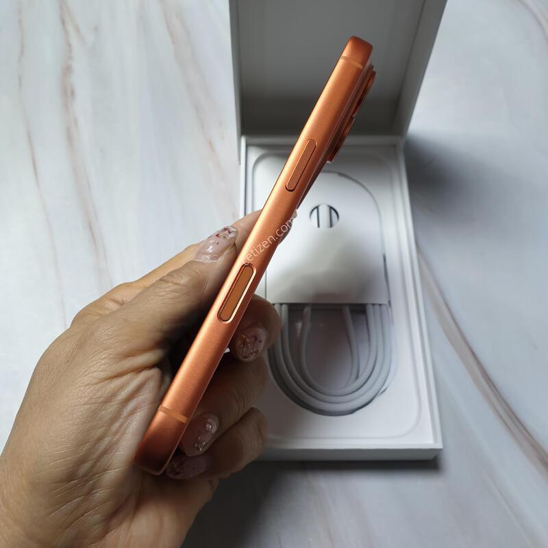 ������17���� �ڽ��Ϳ����� 256G ����ǰ �̻�� S�� Ǯ�ڽ� �Ǹ�