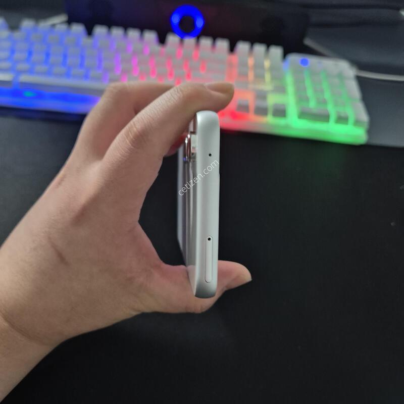 ������ ����4 ȭ��Ʈ 128G