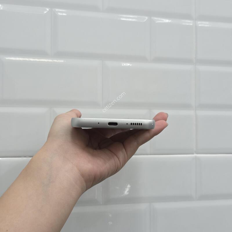 ����������4 128GB ȭ��Ʈ