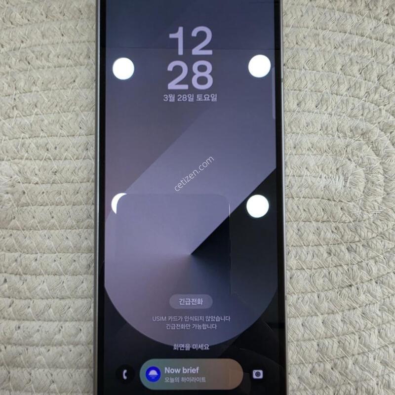 ������ ����6 512GB �ǹ������� �Ǹ��մϴ�.