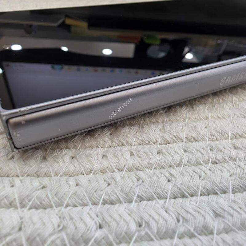 ������ ����6 512GB �ǹ������� �Ǹ��մϴ�.