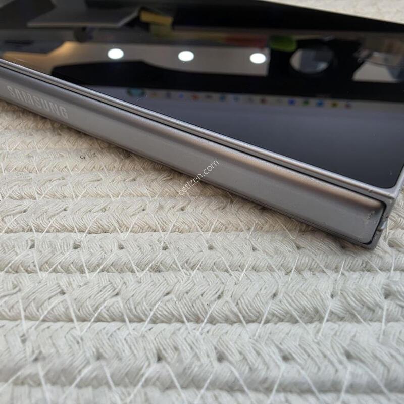 ������ ����6 512GB �ǹ������� �Ǹ��մϴ�.