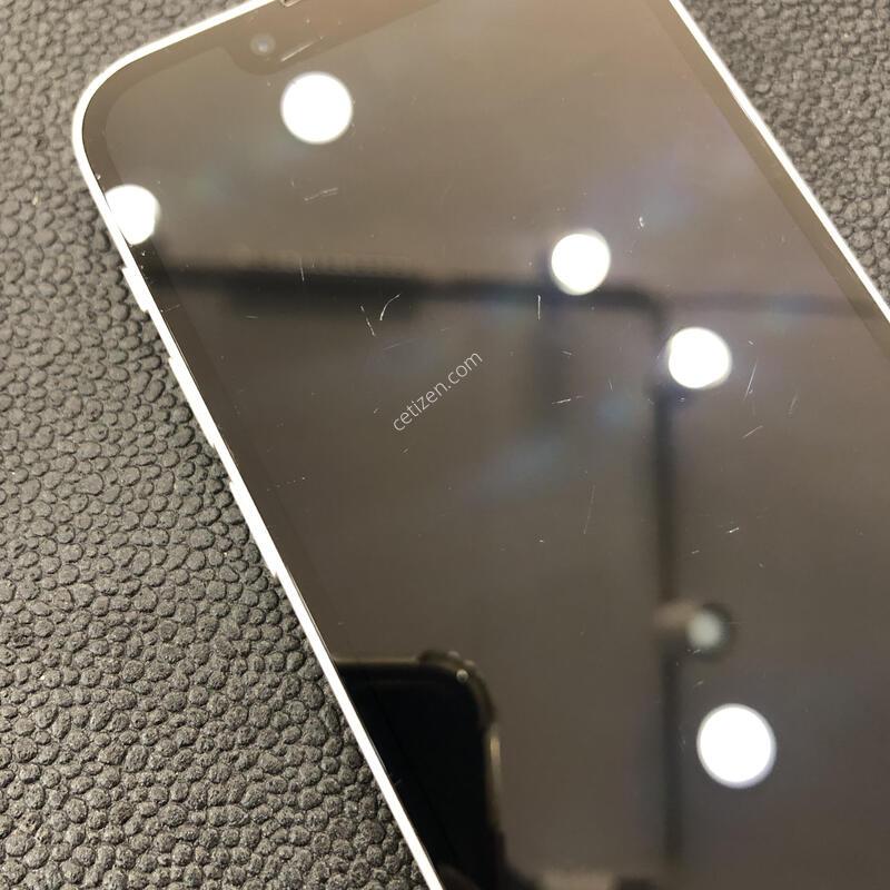 ������13�̴� ȭ��Ʈ 128G,�����ϰ� �Ǹ��մϴ�,���͸�����80%