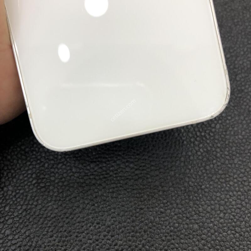 ������13�̴� ȭ��Ʈ 128G,�����ϰ� �Ǹ��մϴ�,���͸�����80%