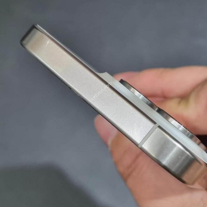 ������15���� 256GB ƼŸ�� ȭ��Ʈ ���͸� 86%
