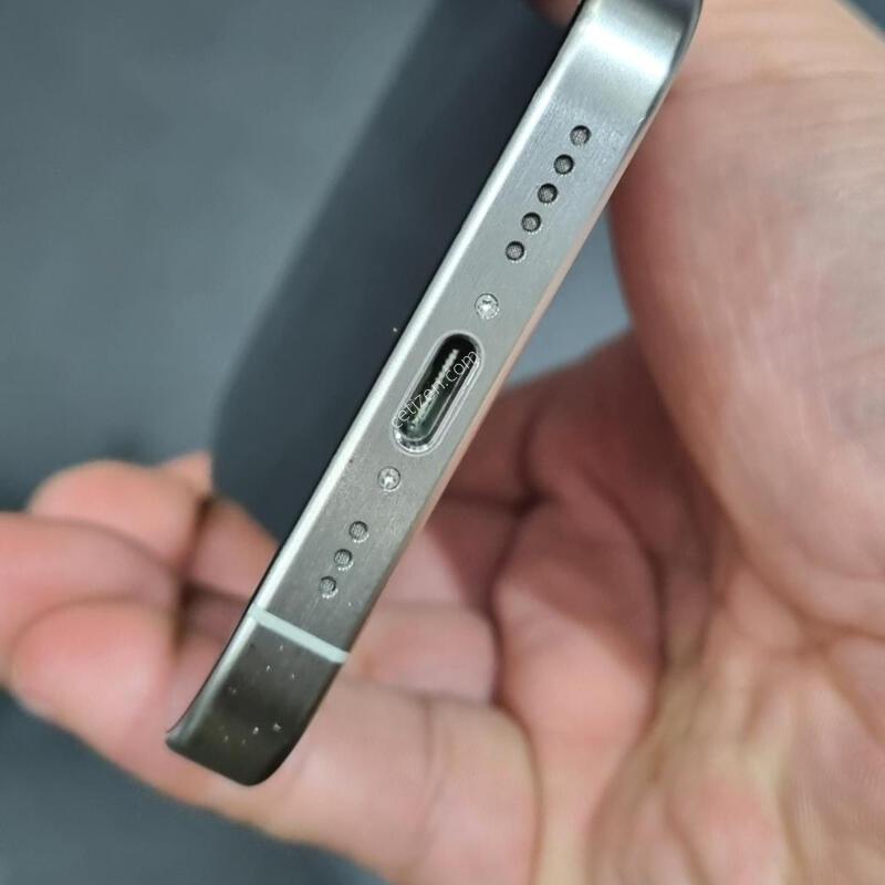 ������15���� 256GB ƼŸ�� ȭ��Ʈ ���͸� 86%