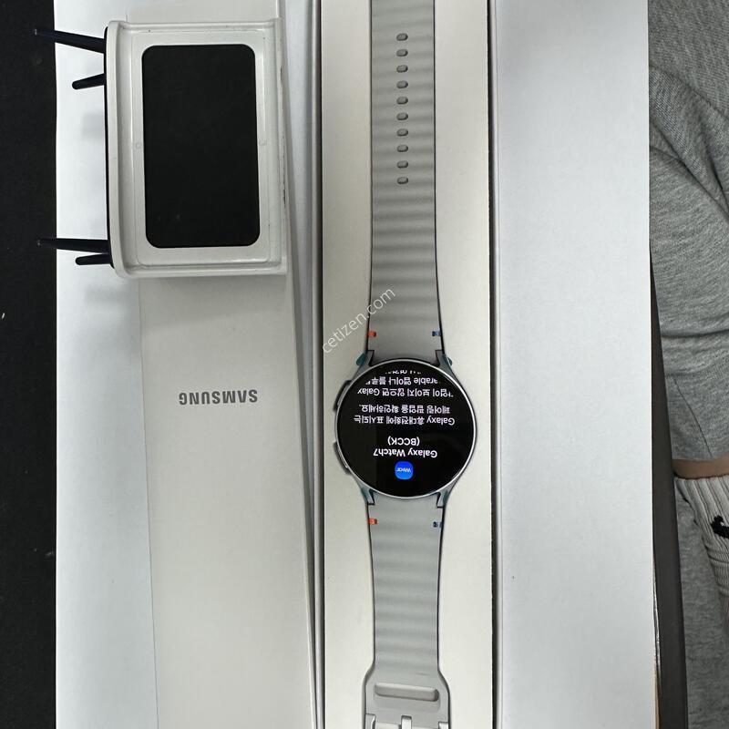 ������ ��ġ 7 44mm LTE