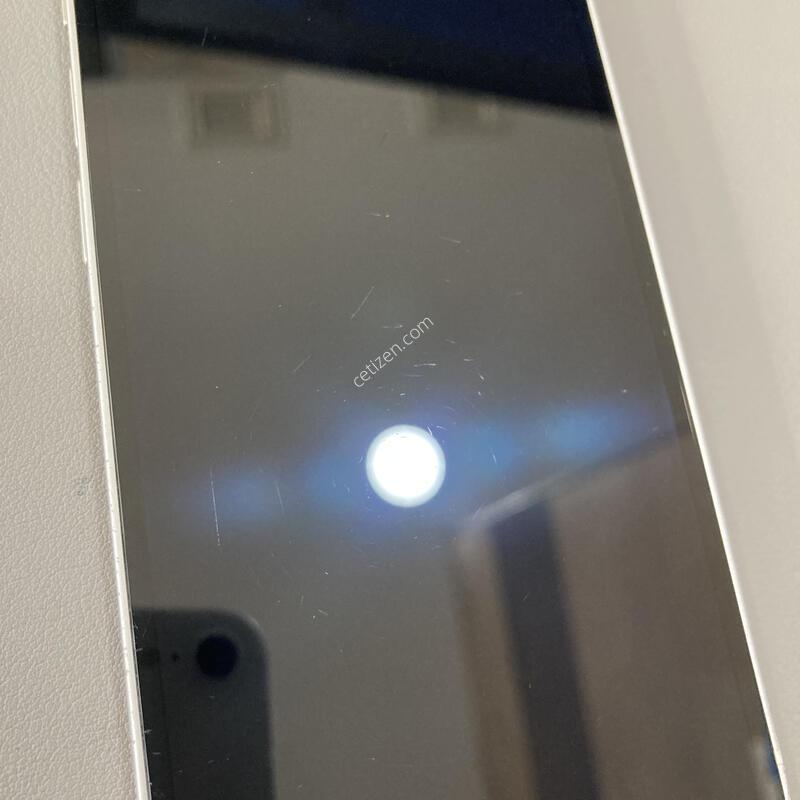 13�̴� ȭ��Ʈ 128G ���͸�����80%