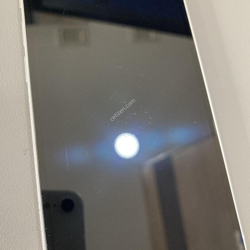 13�̴� ȭ��Ʈ 128G ���͸�����80%
