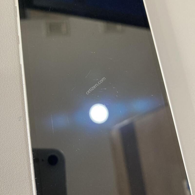 13�̴� ȭ��Ʈ 128G ���͸�����80%